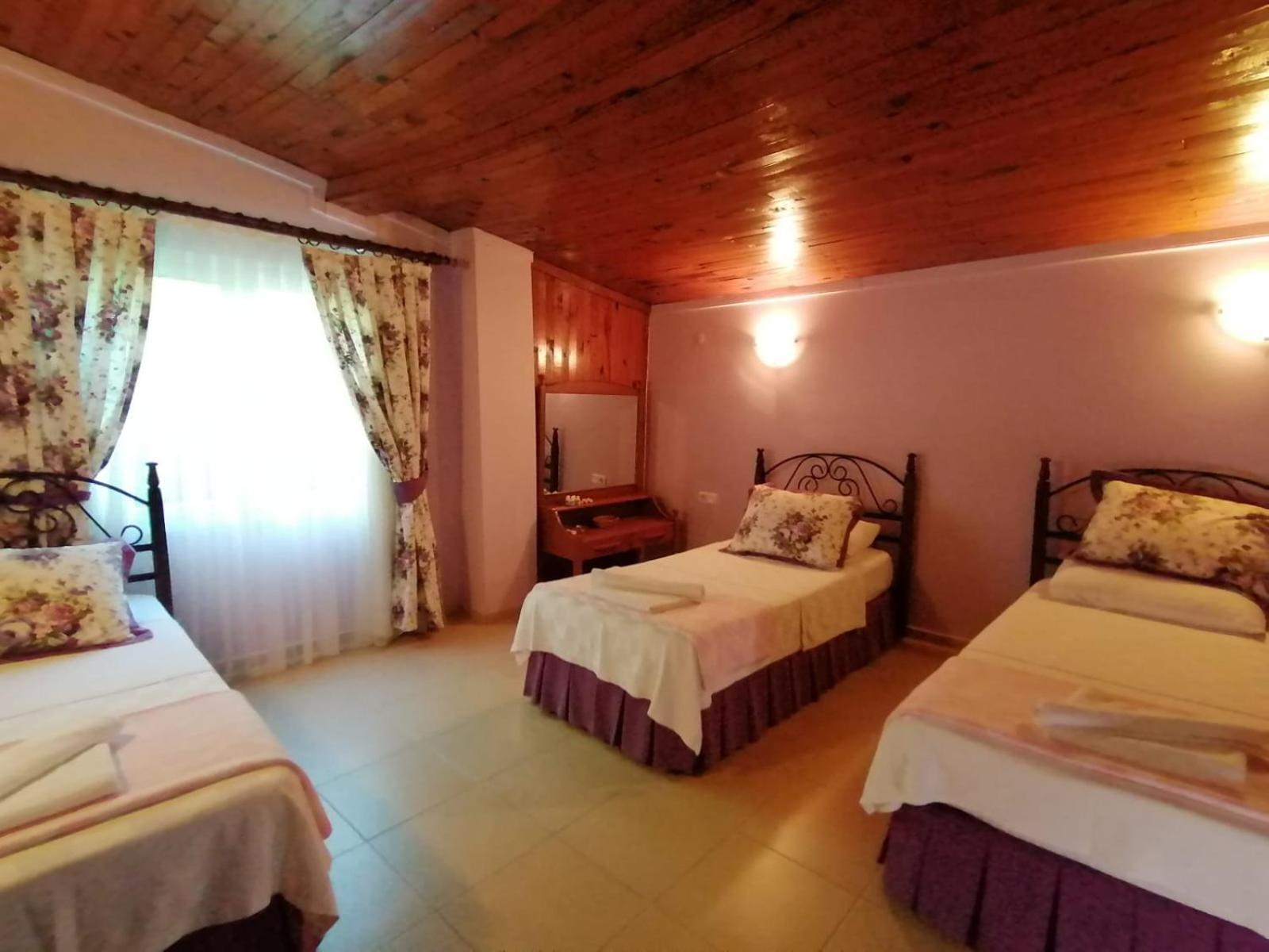 Maviev Otel Çeşme الغرفة الصورة