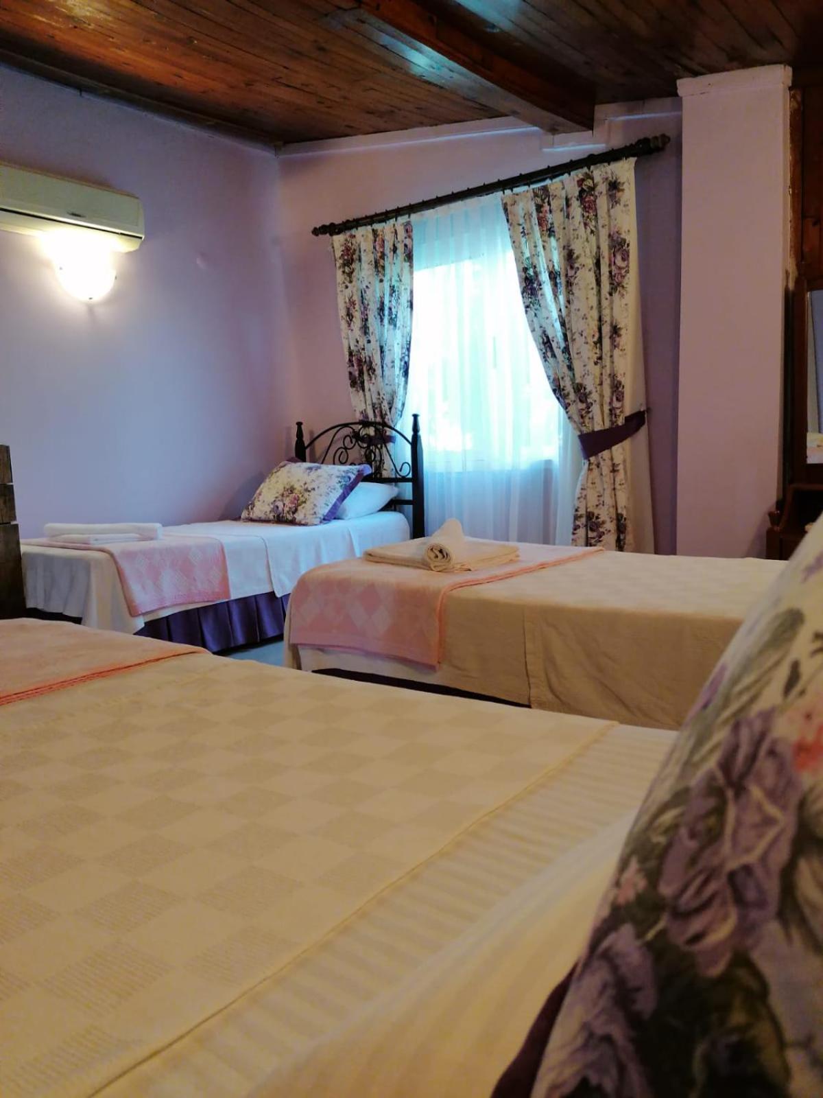 Maviev Otel Çeşme الغرفة الصورة